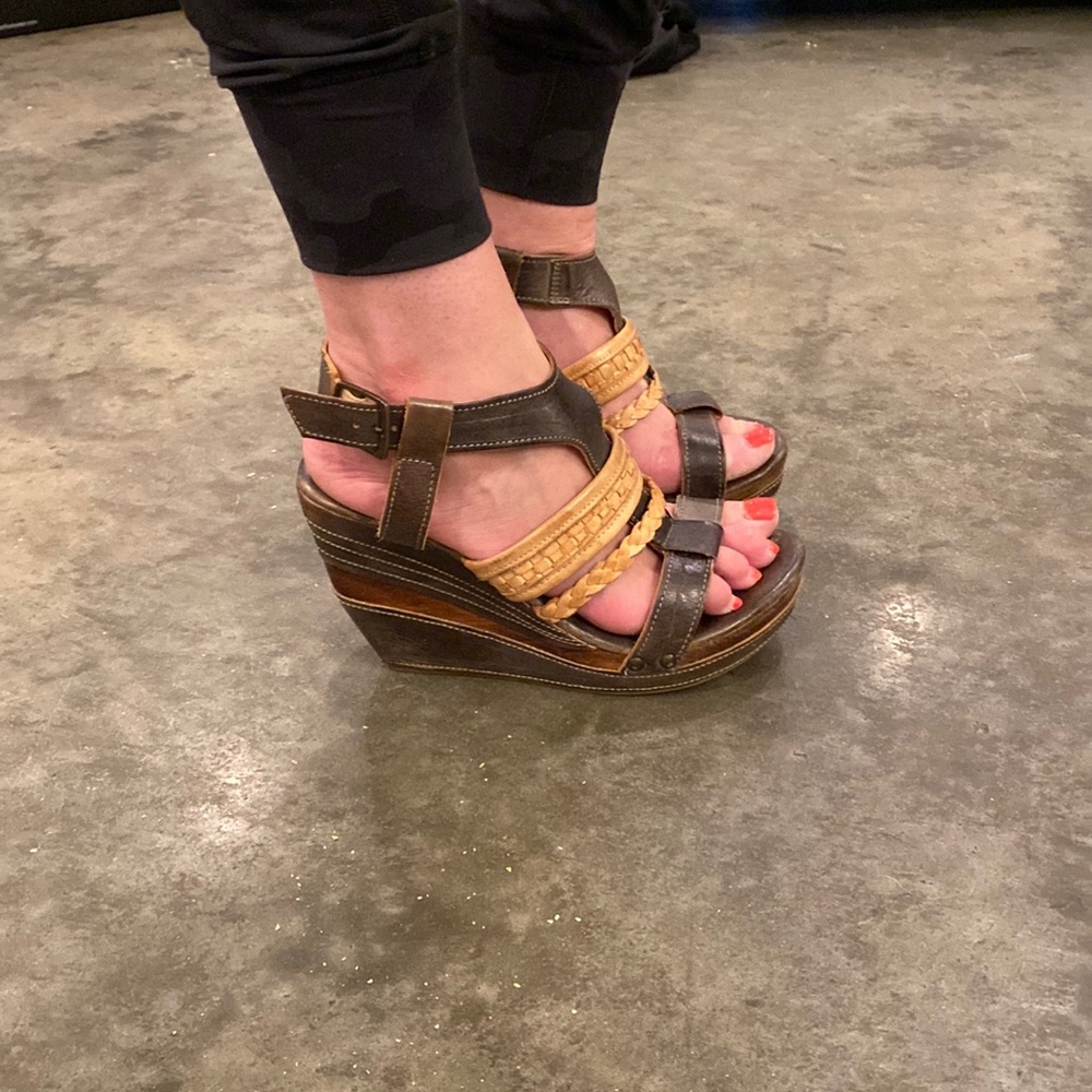 Bed stu wedge heel